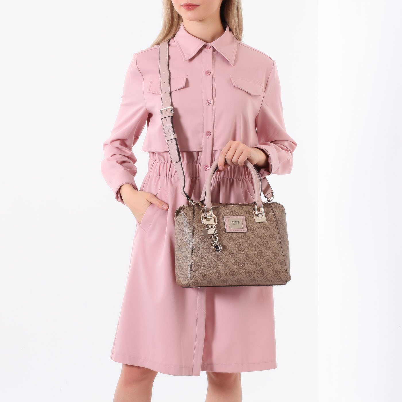 Сумка с логотипом бренда Guess Candace