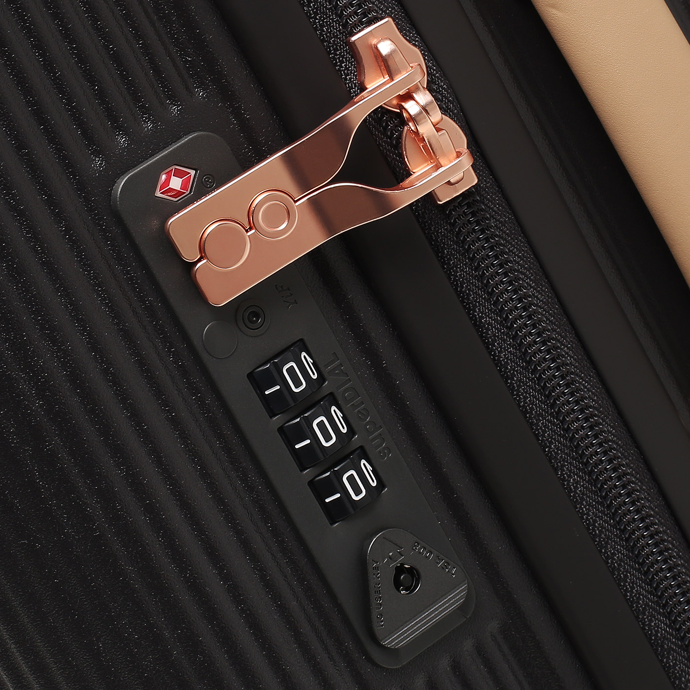 Чемодан средний M из поликарбоната Echolac Dynasty VLX