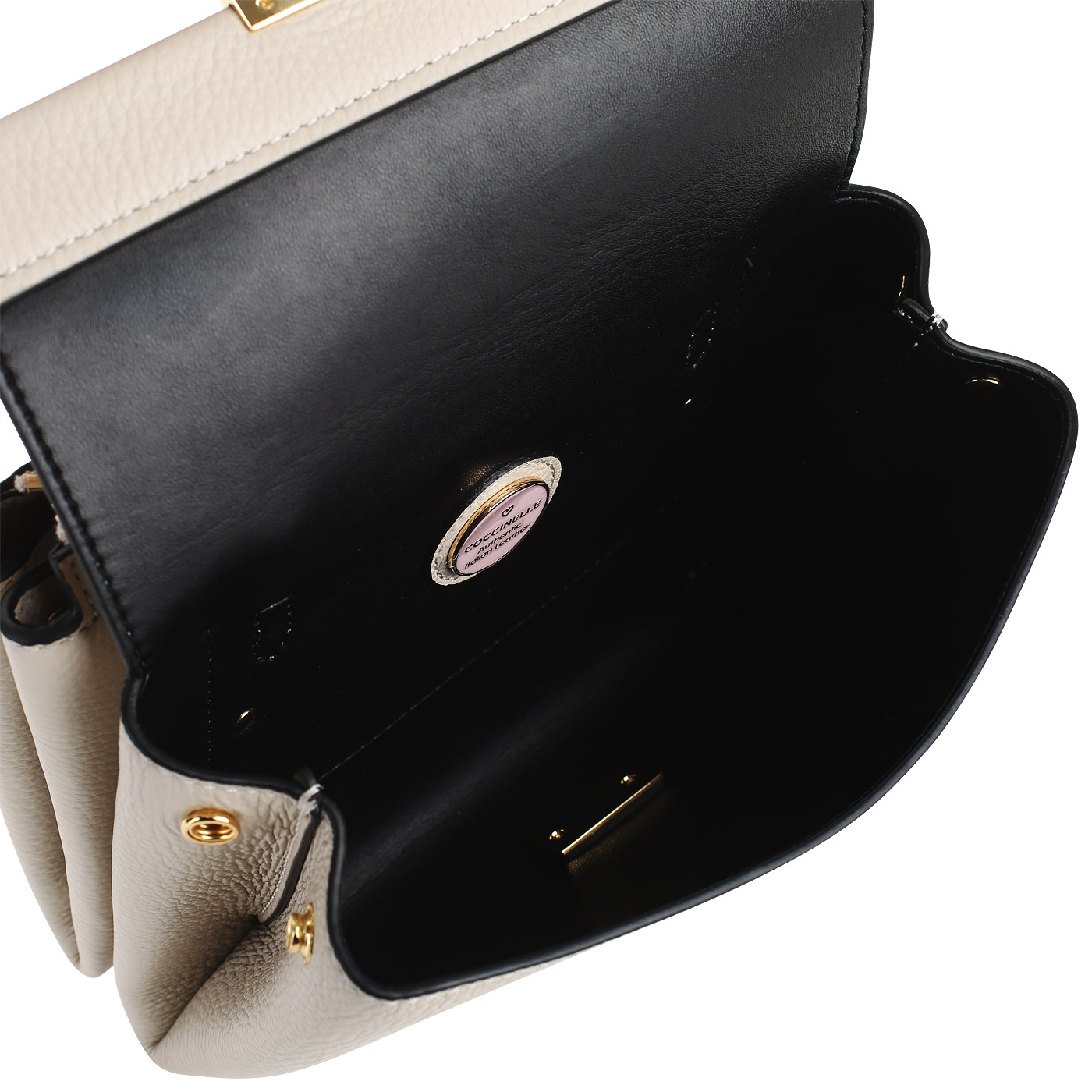 Компактная кожаная сумка Coccinelle Arlettis