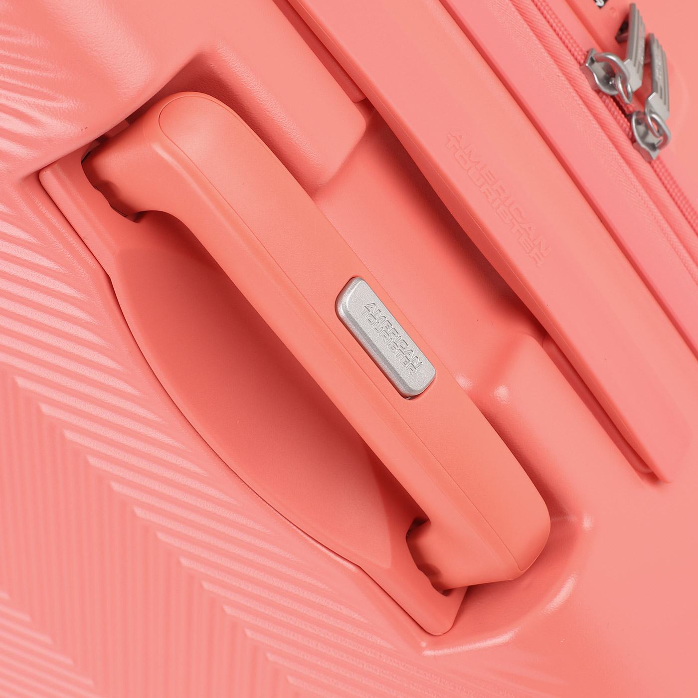 Чемодан большой L из поликарбоната с кодовым замком American Tourister Flylife