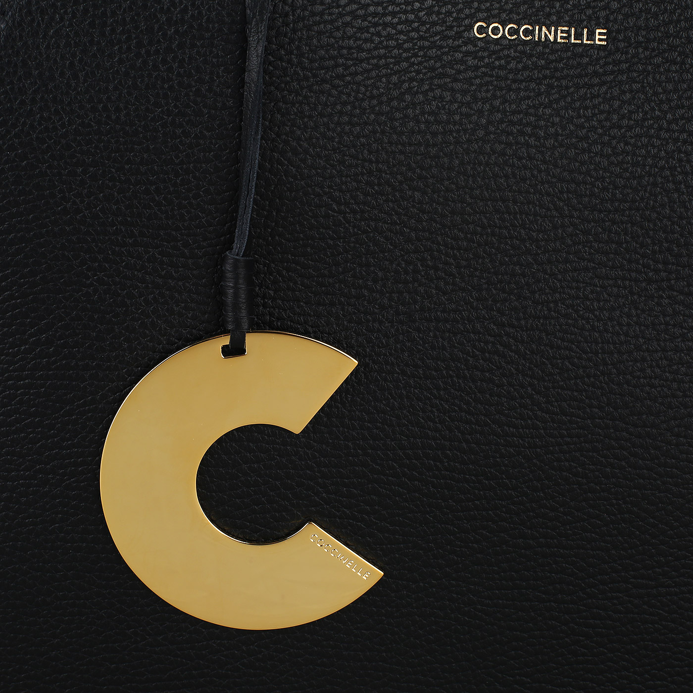 Кожаная сумка Coccinelle Concrete