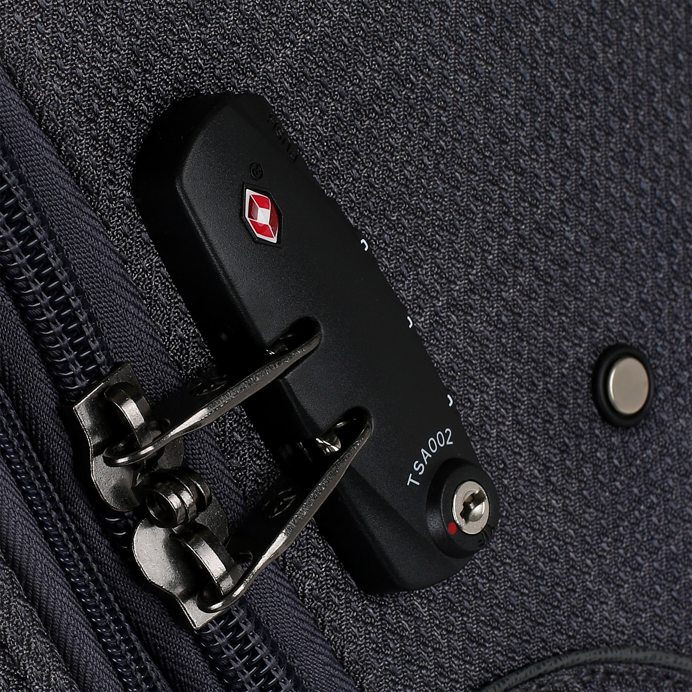 Чемодан средний M тканевый American Explorer Boone