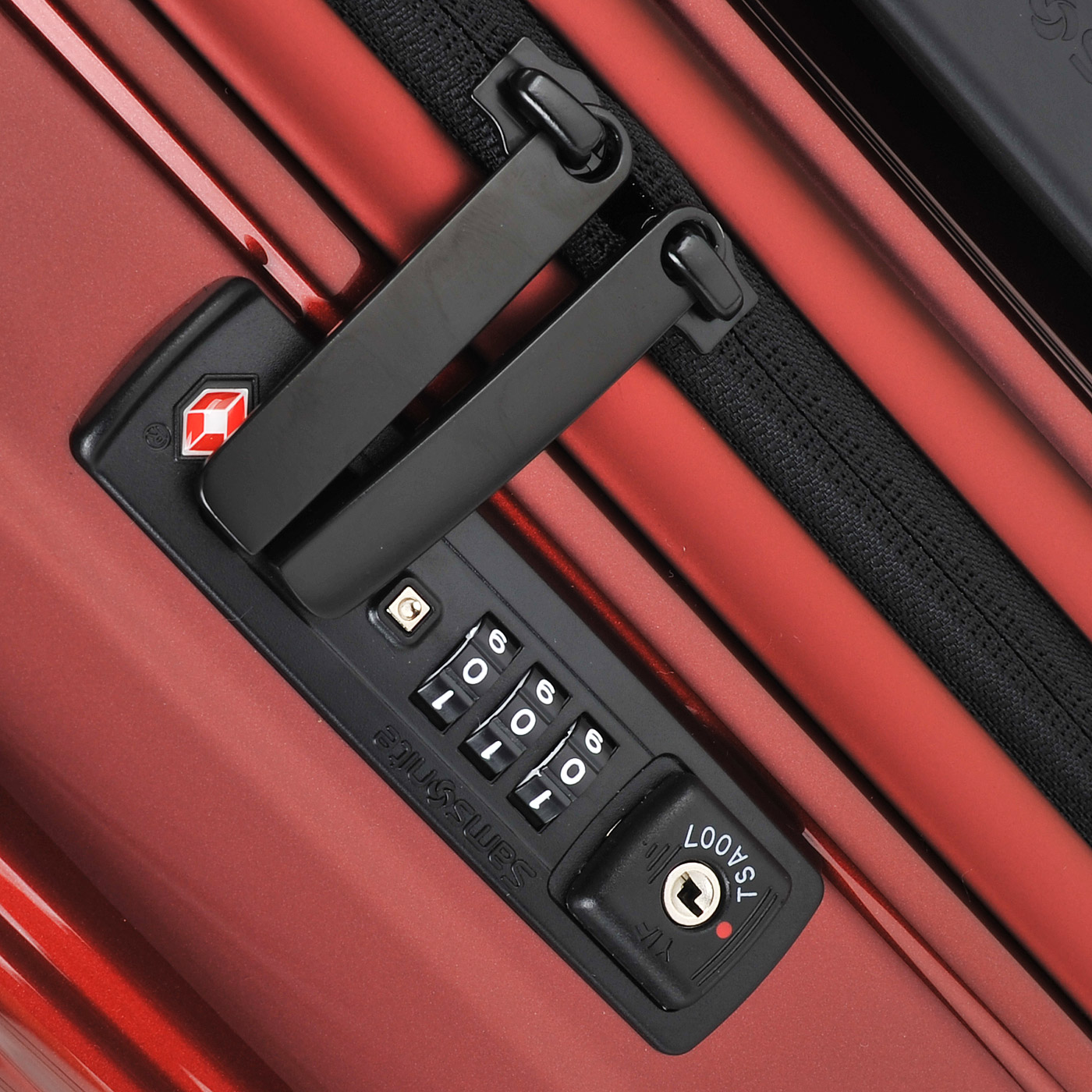 Чемодан для ручной клади из поликарбоната Samsonite Neopulse