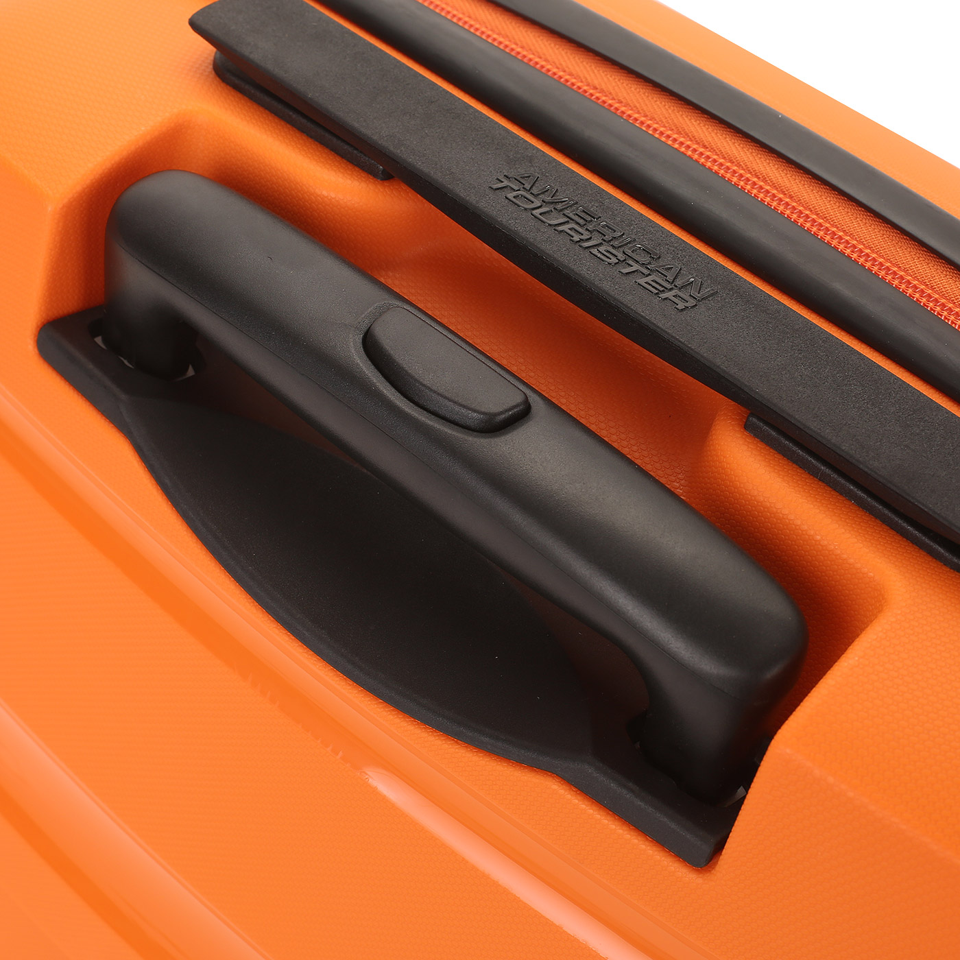 Чемодан для ручной клади из полипропилена с кодовым замком American Tourister Bon Air