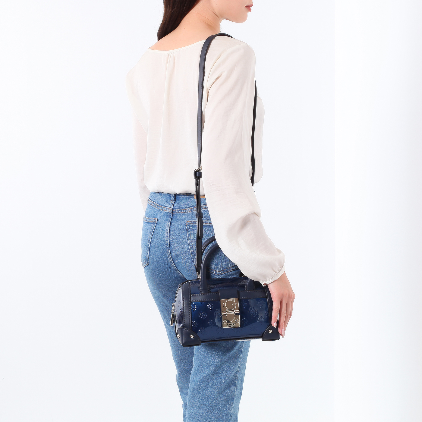 Лаковая сумочка Guess Lucienne