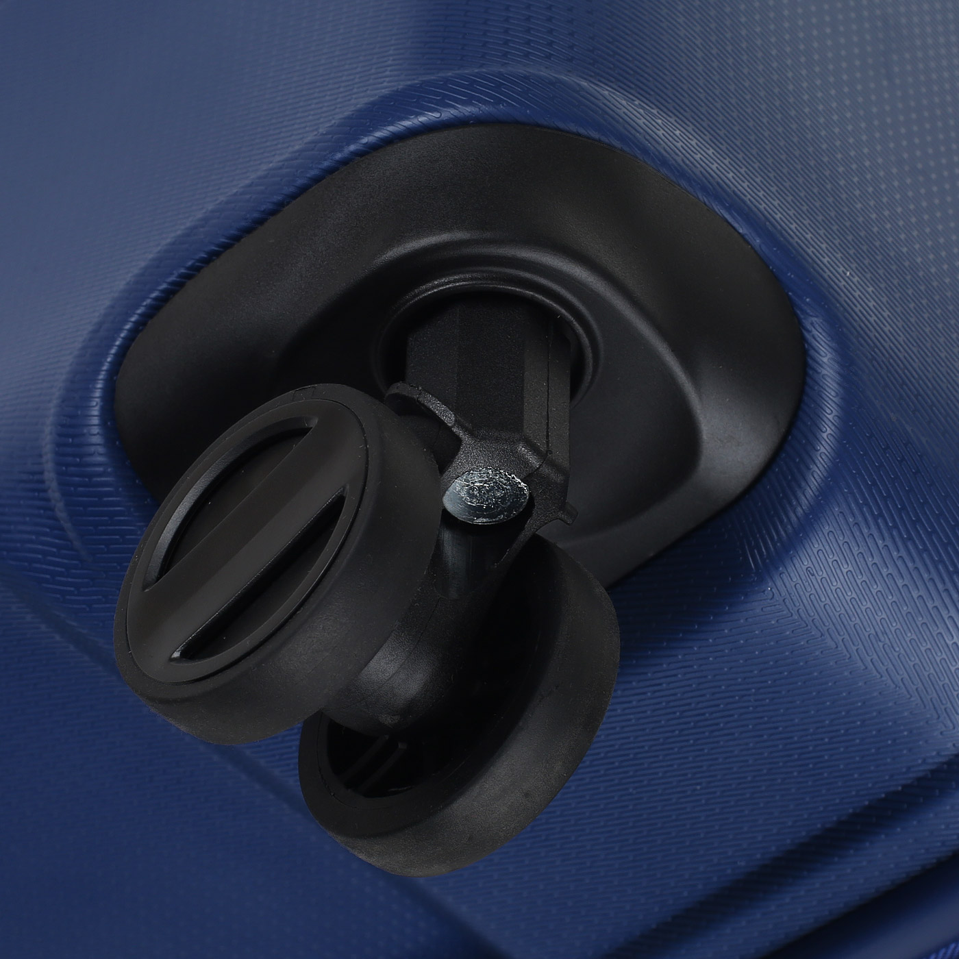 Чемодан большой L из полипропилена с кодовым замком Stevens Soho 2.0