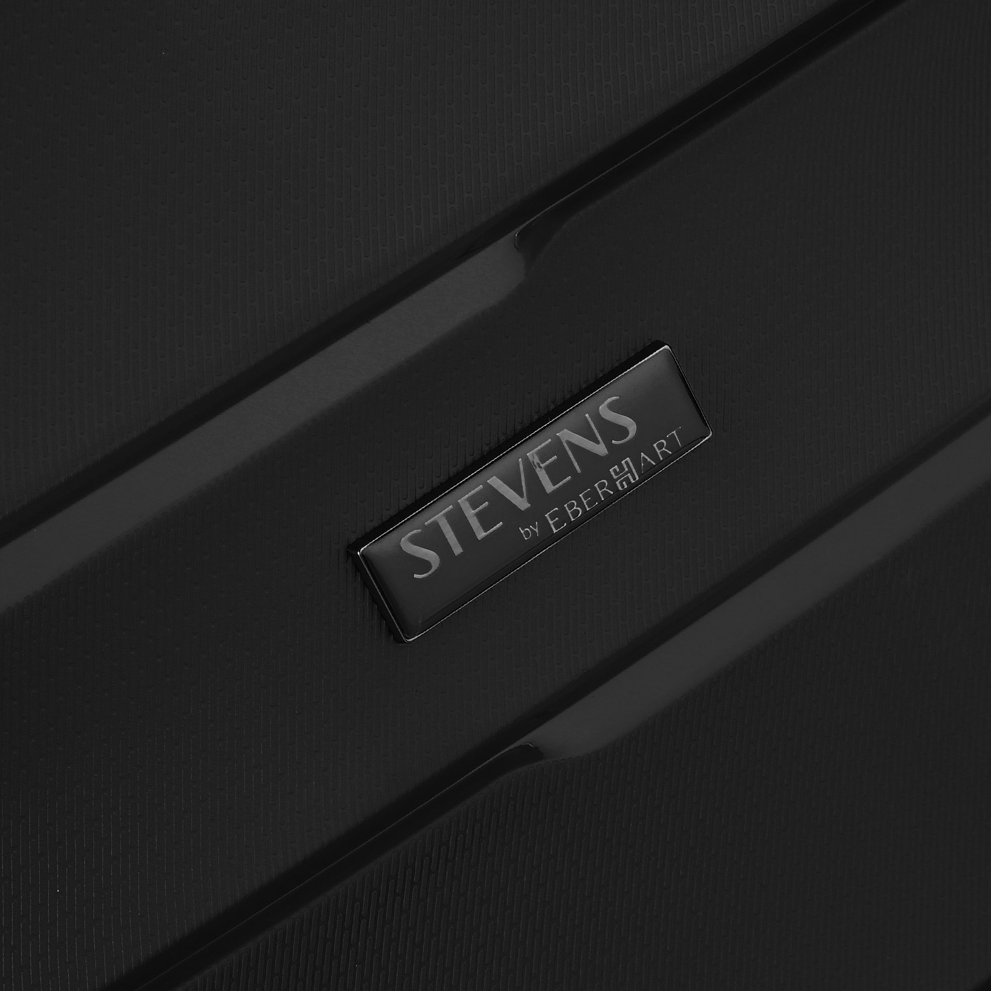 Чемодан маленький S из полипропилена с кодовым замком Stevens Soho 2.0