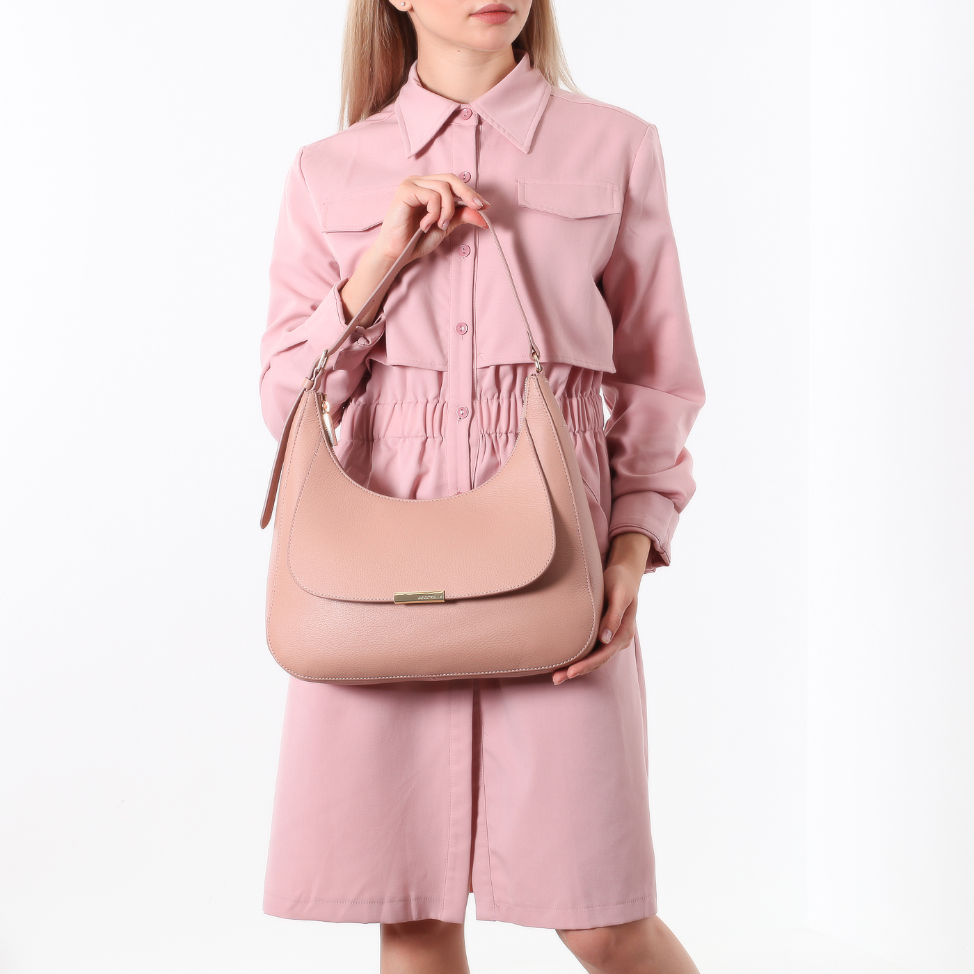 Кожаная сумка на плечо Coccinelle Cher