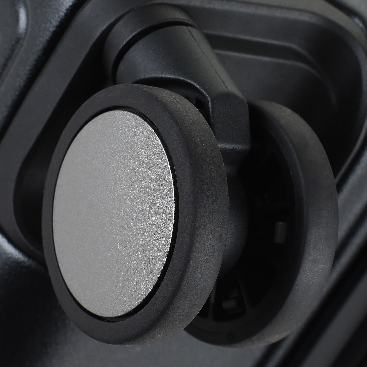 Чемодан средний M из поликарбоната Echolac Shogun