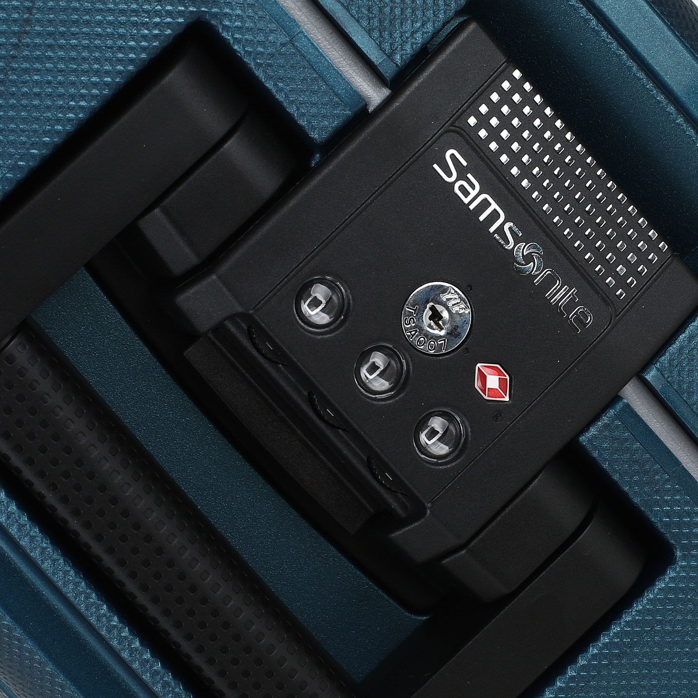 Чемодан для ручной клади из полипропилена Samsonite S’Cure DLX