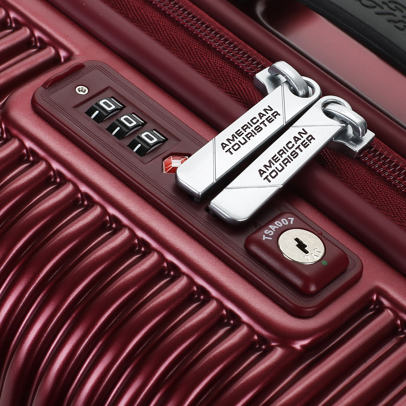 Чемодан American Tourister Modern Dream