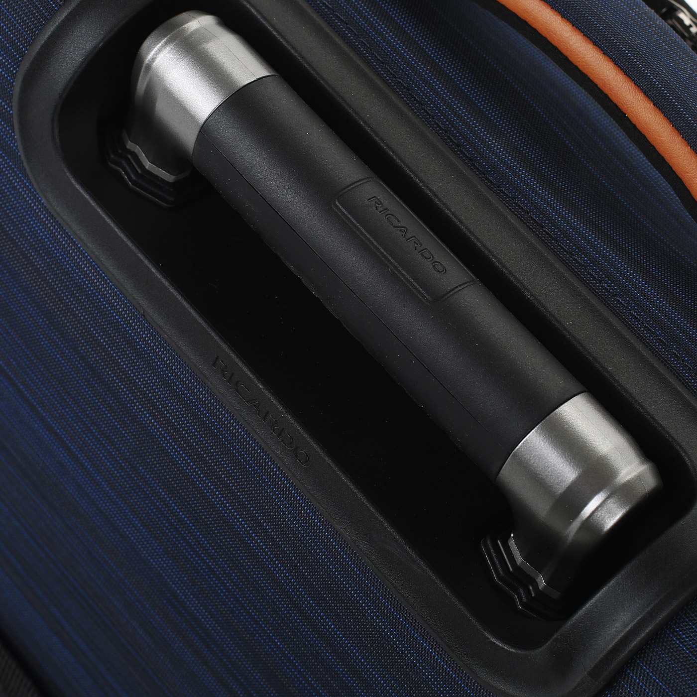 Чемодан маленький S тканевый Ricardo Cabrillo 2.0 Softside