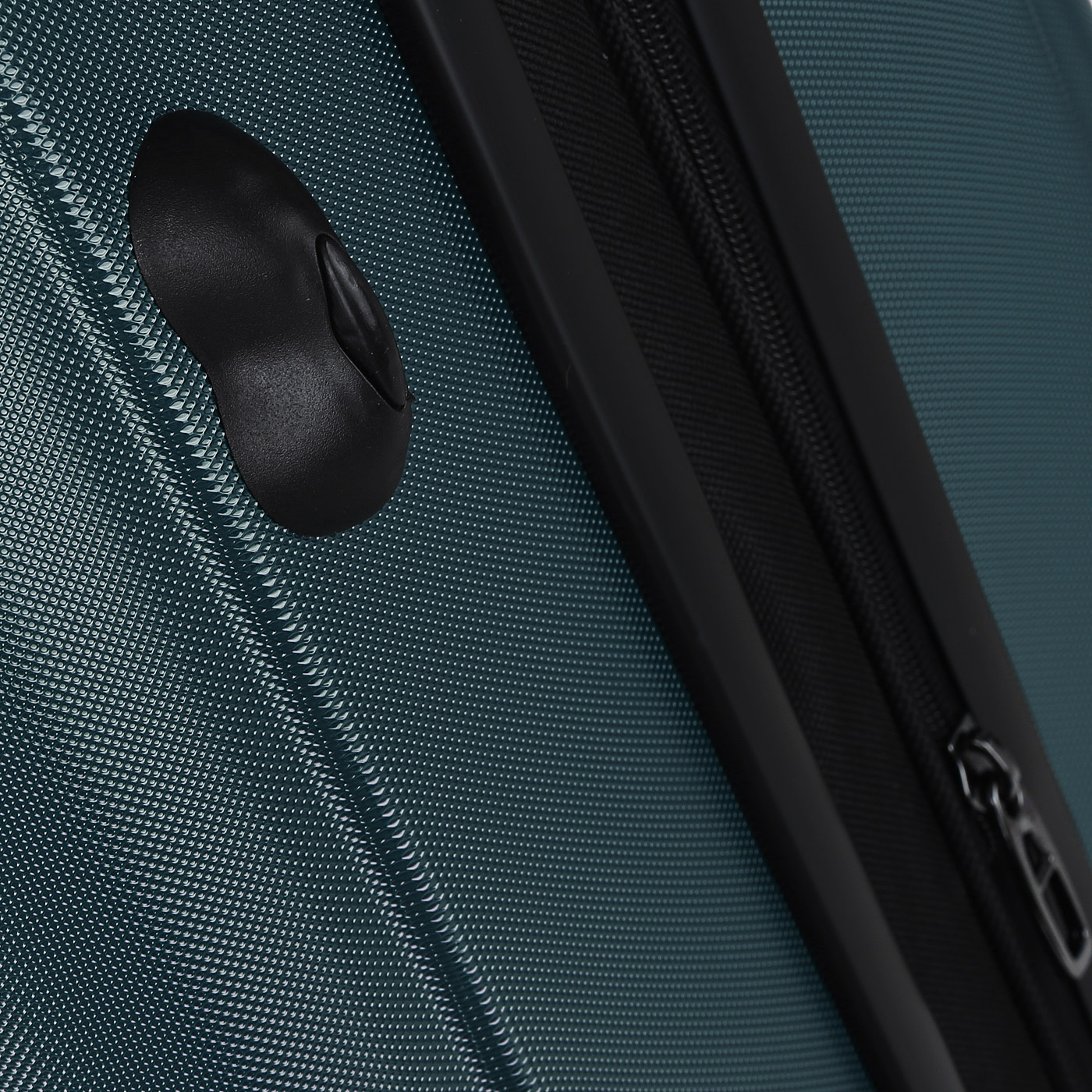 Чемодан средний M из поликарбоната с кодовым замком Eberhart Enigma