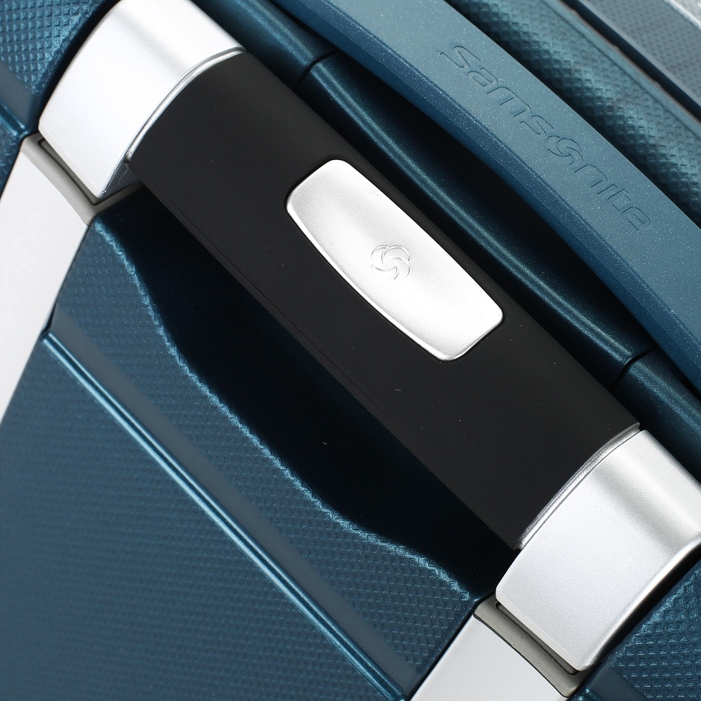 Чемодан для ручной клади из полипропилена Samsonite S’Cure DLX