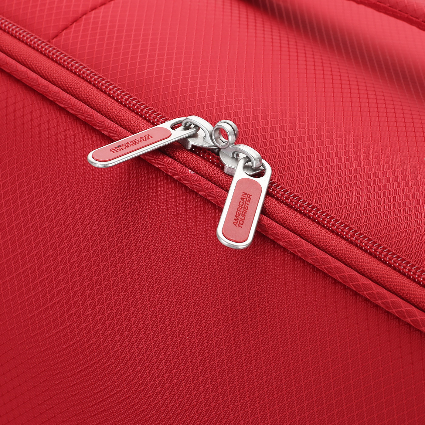 Чемодан средний M тканевый American Tourister Litewing