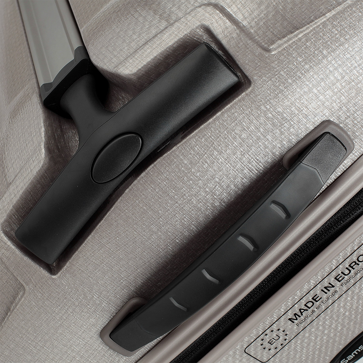 Чемодан большой L из материала Curv с кодовым замком Samsonite Cosmolite